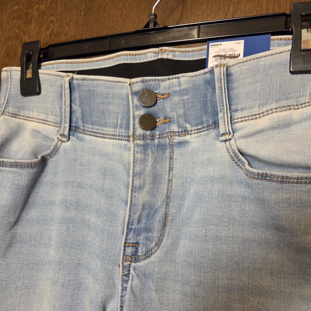 Apt 9 Light Wash Mid Rise Tummy Control Ankle Jeans NWT - Picture 5 of 12